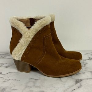 UNR8ED Coco Brown Faux Fur Booties Size 5
